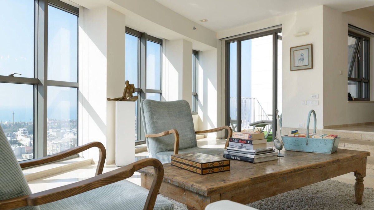 Tel Aviv City Center Apartment | Luxury Tower 2 Bedroom with *King Master* *High Floor* Parking