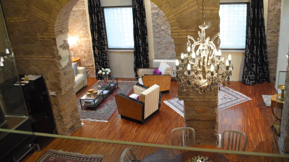 Rione XVIII Castro Pretorio Apartment | Luxury Town Loft. Great bars & restaurants 5 stars reviews