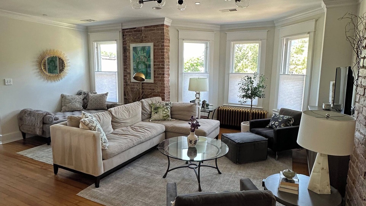 Old Town West House | Luxury townhome in Old town 2 blocks to King Street
