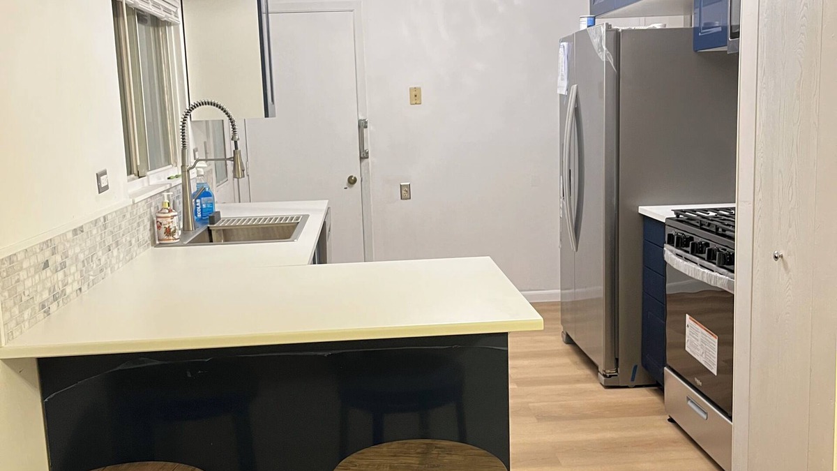 Forestview House | Luxury Townhouse with AC, SmartTV, and Free Parking!