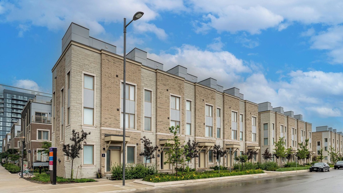 Vaughan House | Luxury Townhouse in Vaughan