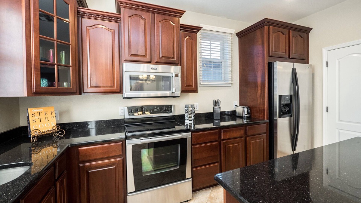 Val Vista Classic House | Luxury Townhouse near San Tan Village Mall in Gilbert- Sleeps 6