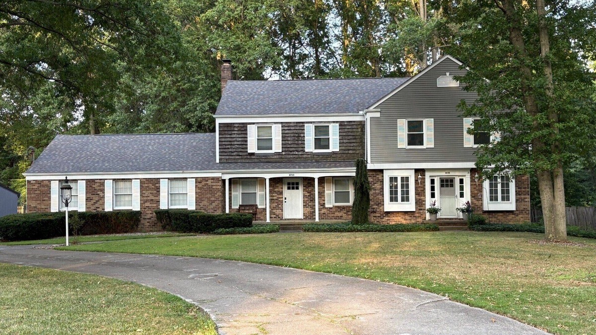 Boardman House | Luxury Townhouse on Golf Course in Boardman with Canfield School District