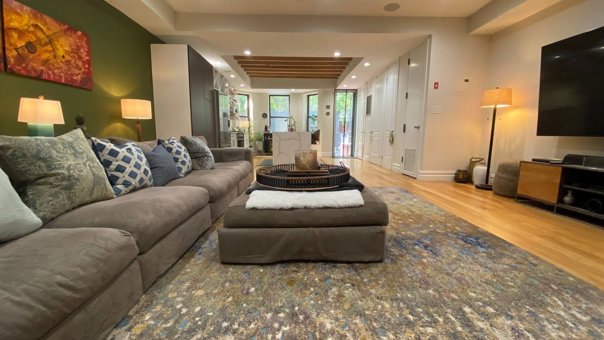 Ocean Hill House | Luxury Townhouse with housekeeping and outdoor space