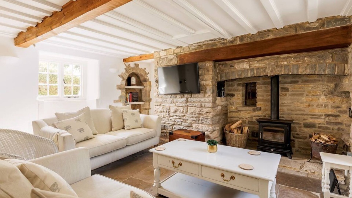 Kingston Cottage | Luxury, traditional cottage in boutique Purbeck village