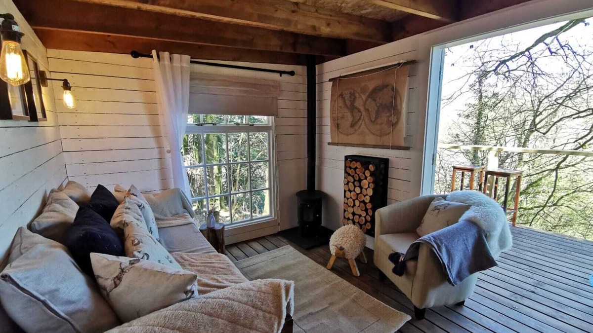 Pencader House | Luxury Treehouse Escape Carmarthenshire Countryside near Cardigan Coast
