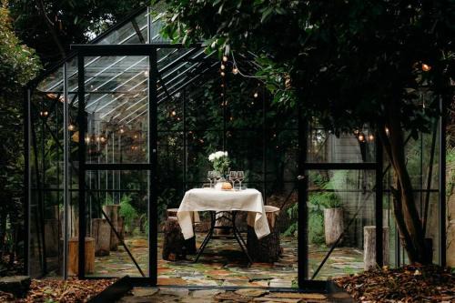 Kalorama House | Luxury Treetop Escape with a Garden glasshouse