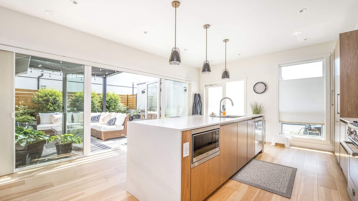Boundary Bay House | Luxury Tsawwassen Home. Close to Beach and ammenities.
