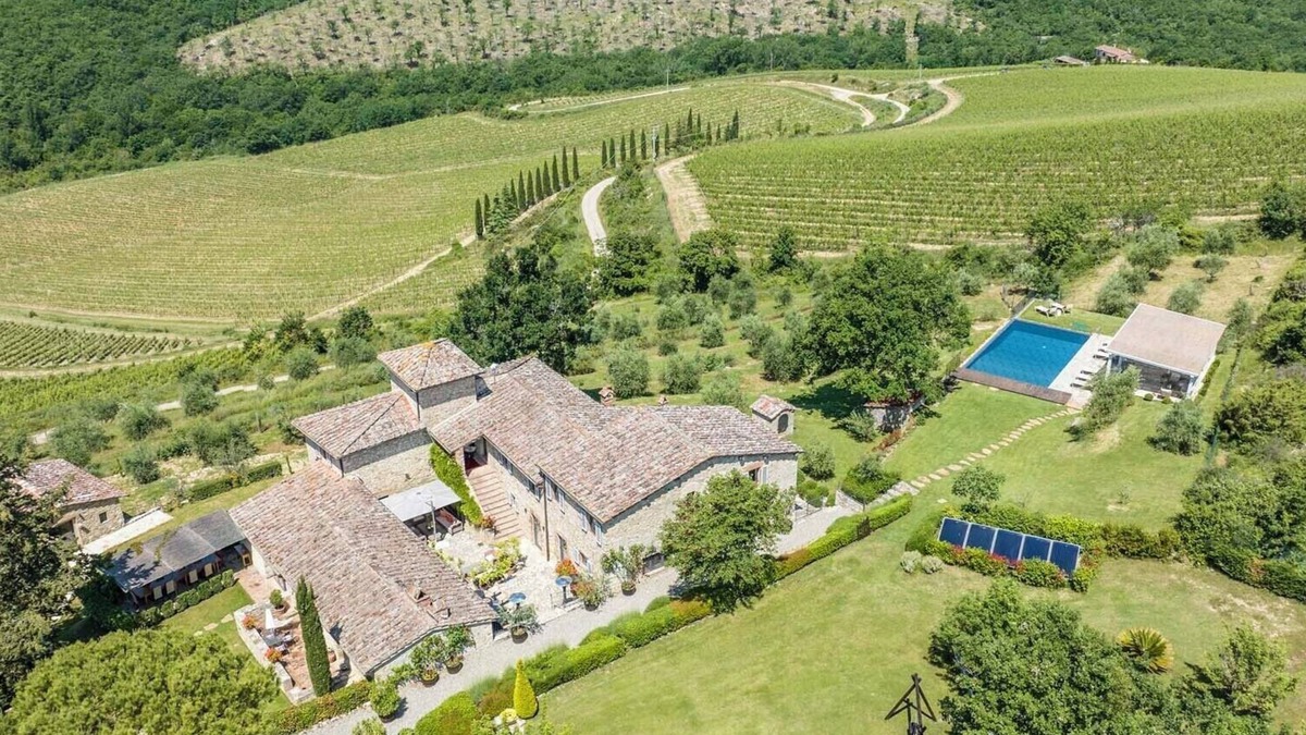 Gaiole in Chianti Villa | Luxury Tuscany Hillside Villa With Heated Pool Close to Chianti Towns and Siena