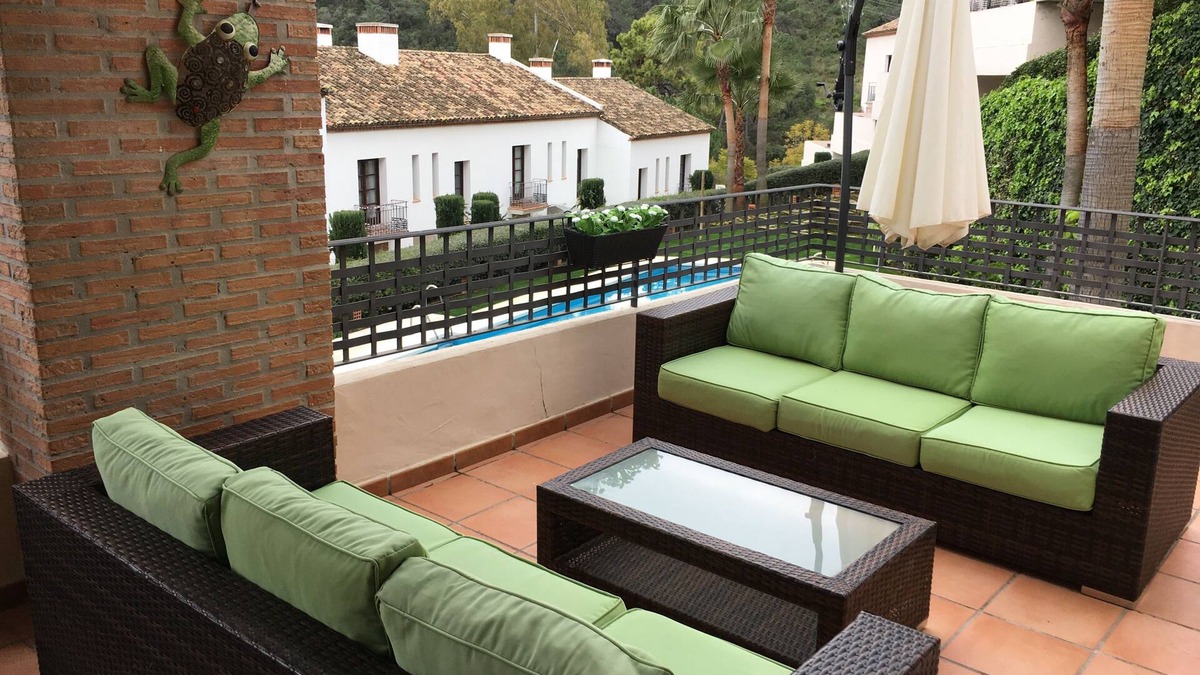 Benahavis Apartment | Luxury two-bed apartment right in Benahavis village