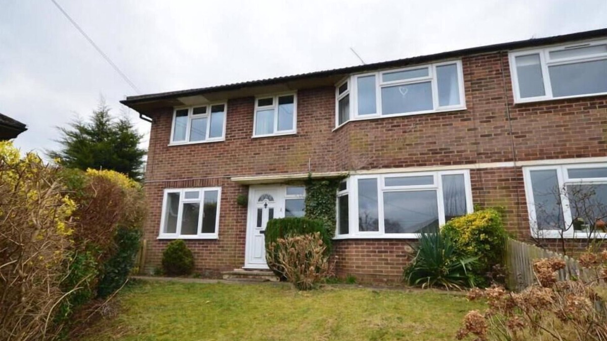 Farnham Apartment | Luxury Two Bed Deluxe Maisonette