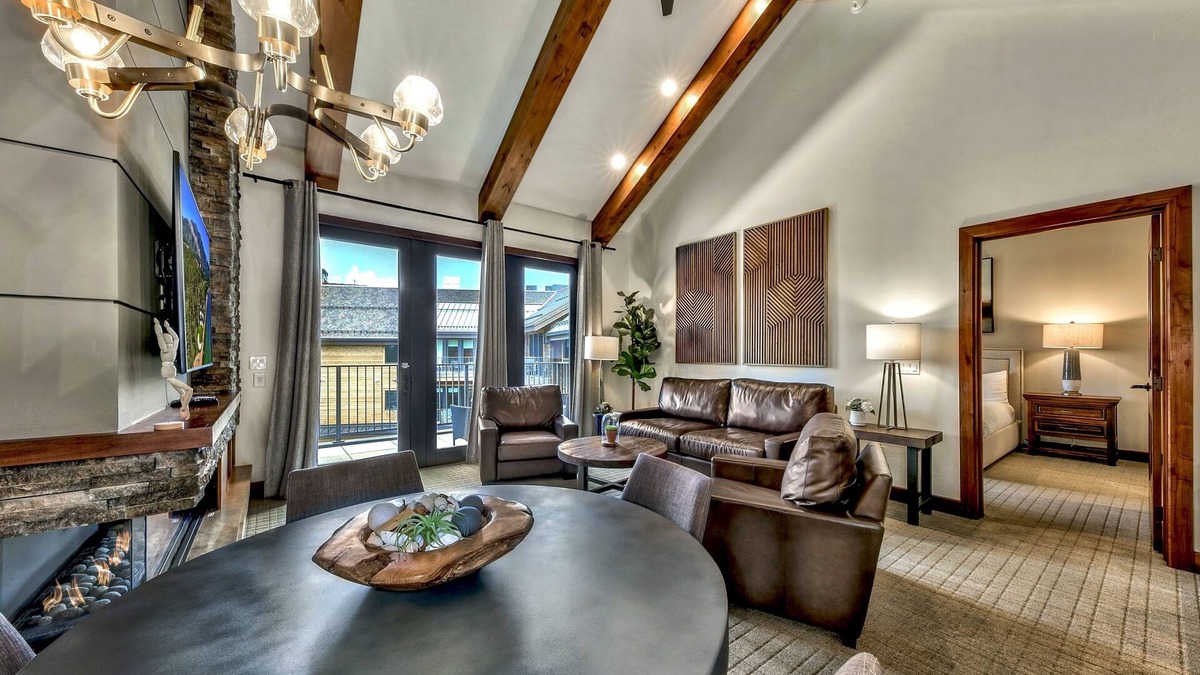 Lakeside Park Condo | Luxury Two Bedroom Residence steps from Heavenly Village Book 7 Nights for 10% Off by RedAwning