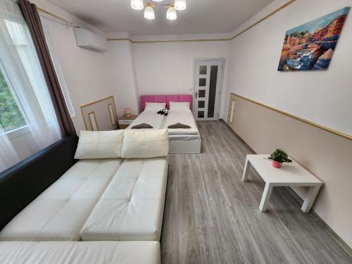 Pravets Apartment | luxury two bedroom Crown Apartament