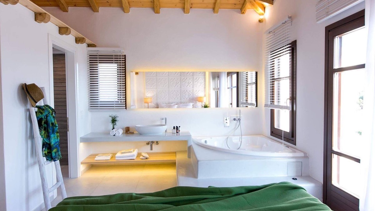 Kolios Villa | Luxury two bedroom villa in skiathos with private pool and outstanding sea view
