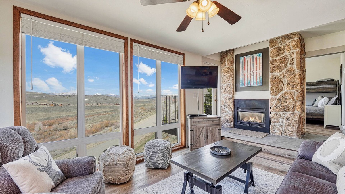 Silvercreek Condo | Luxury Updated 2BR2BA/Walk to Base/Bike Hike Fish Golf/STUNNING Mountain Views🌄