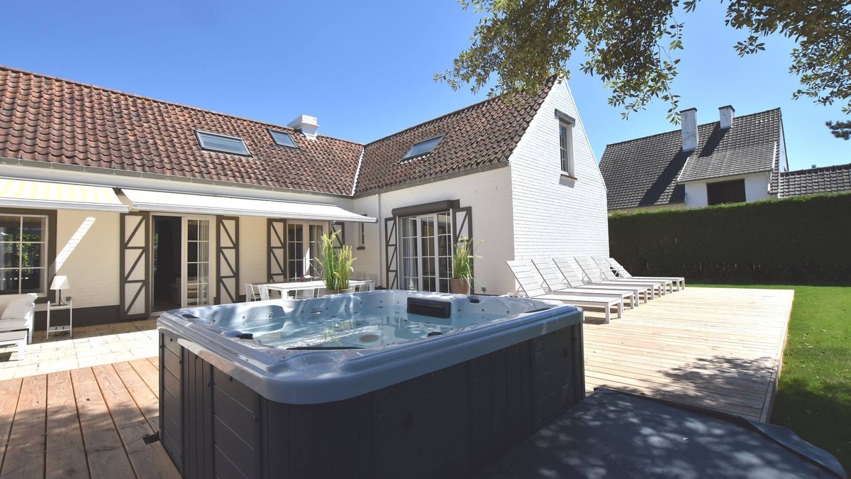Sint-Idesbald Villa | Luxury Villa in Sint-Idesbald with Jacuzzi