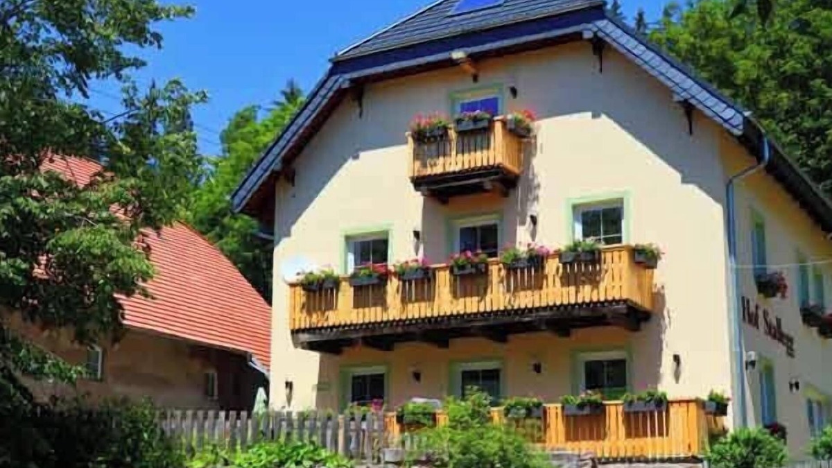 Loffingen House | Luxury vacation apartment for families with friends or grandparents, dogs also welcome