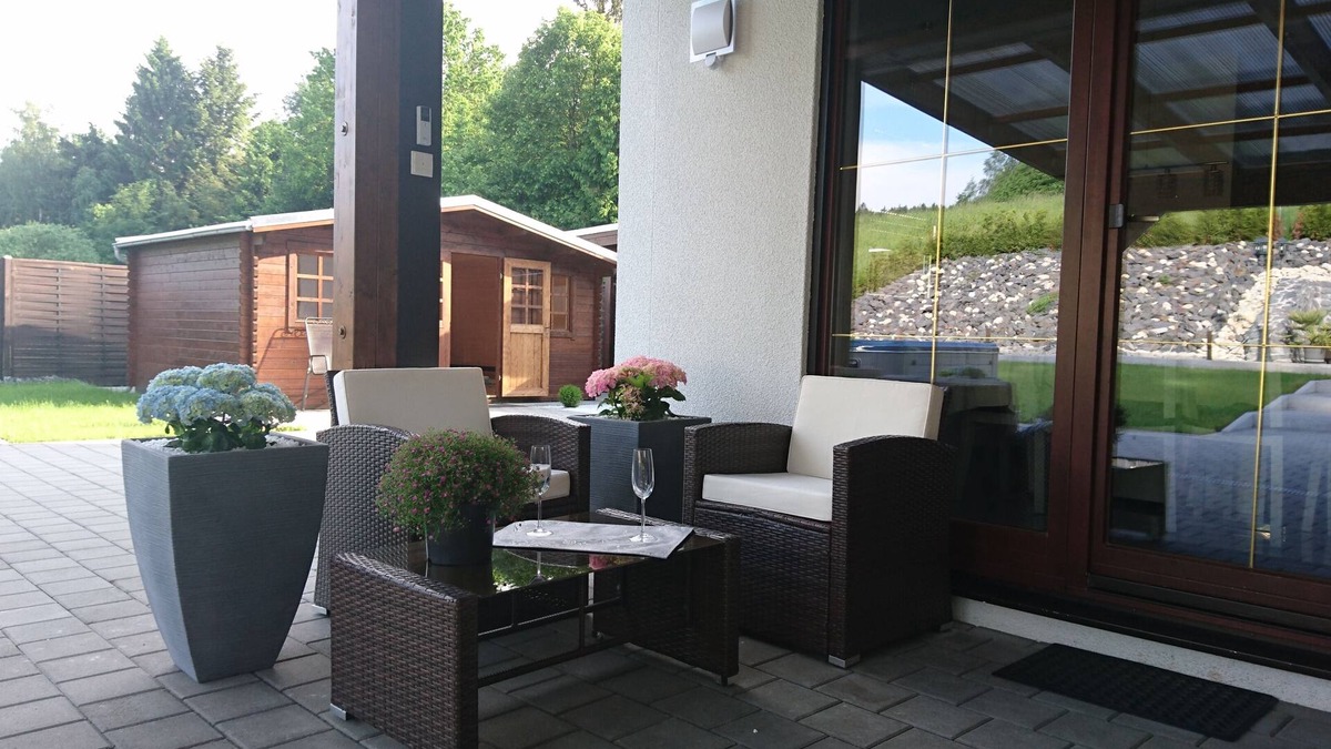 Judenbach Villa | LUXURY vacation home with SAUNA WHIRLPOOL NATURE