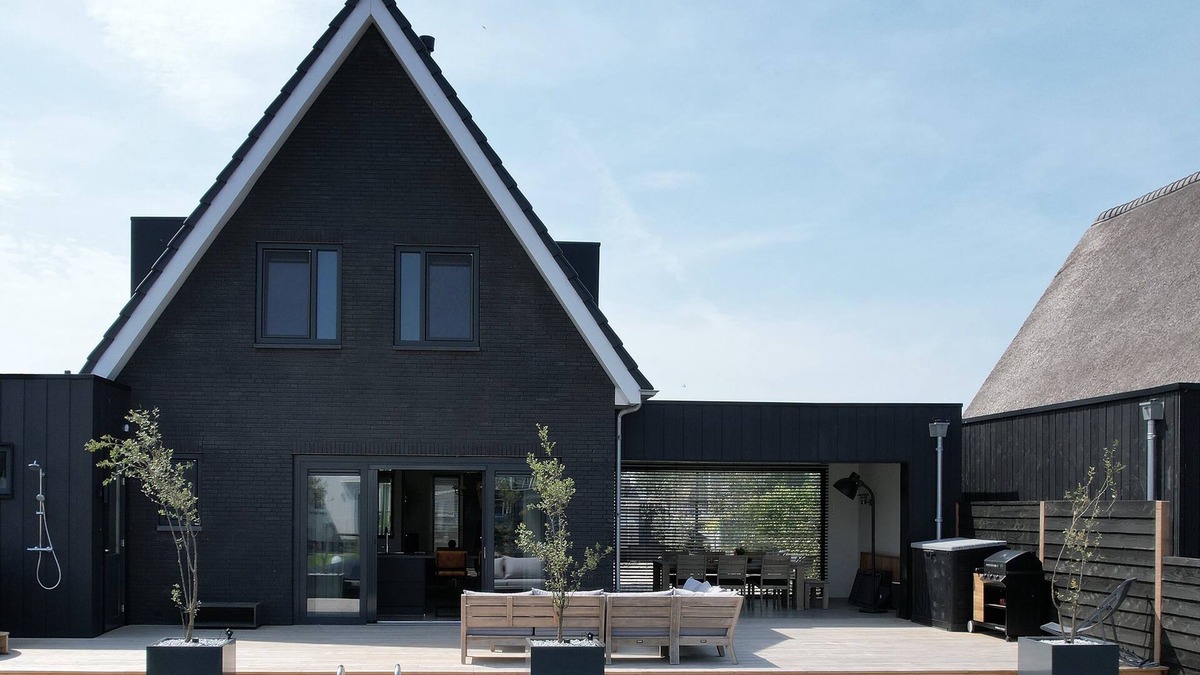 Stavoren Villa | Luxury vacation home including boat and heated veranda in Stavoren