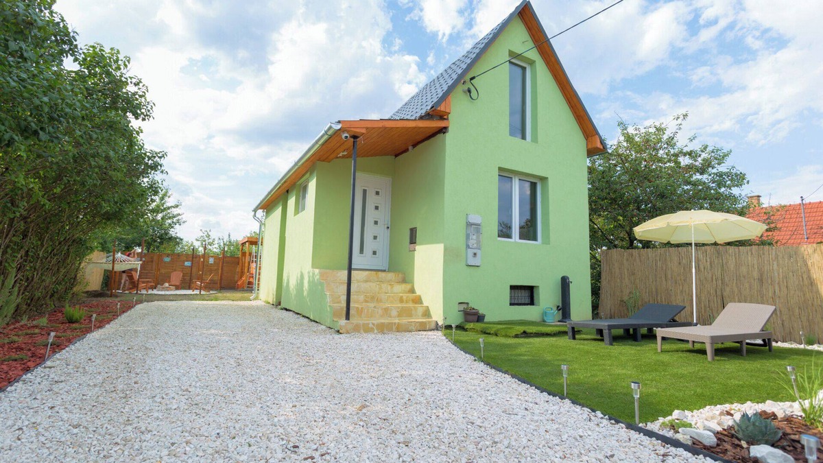 Hajduszoboszlo House | Luxury vacation home with hot tub and garden. Rural location - Pet friendly!