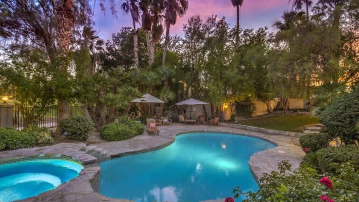 Green Valley North Villa | Luxury Vegas Golf Villa, Pool, Spa, Pickleball