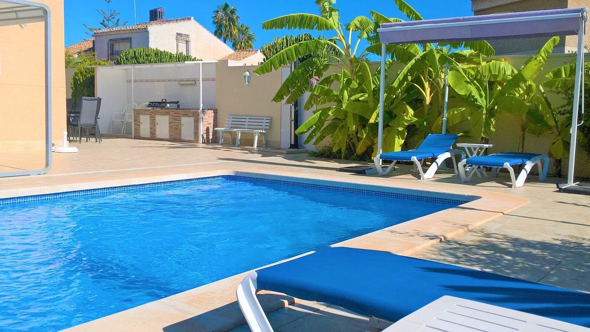 Santiago de la Ribera Villa | Luxury Villa south facing-Beach 500m-Private heated pool-English TV-WiFi-BBQ