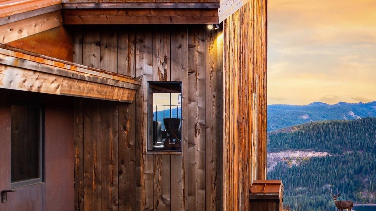 Truckee House | Luxury View Home - Hot Tub-Fire Pit-perfect for 2 Couples or 1 family