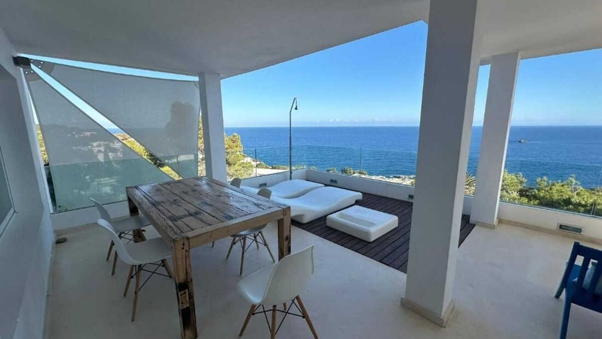 Roca Llisa Cabin | Luxury Villa In Ibiza