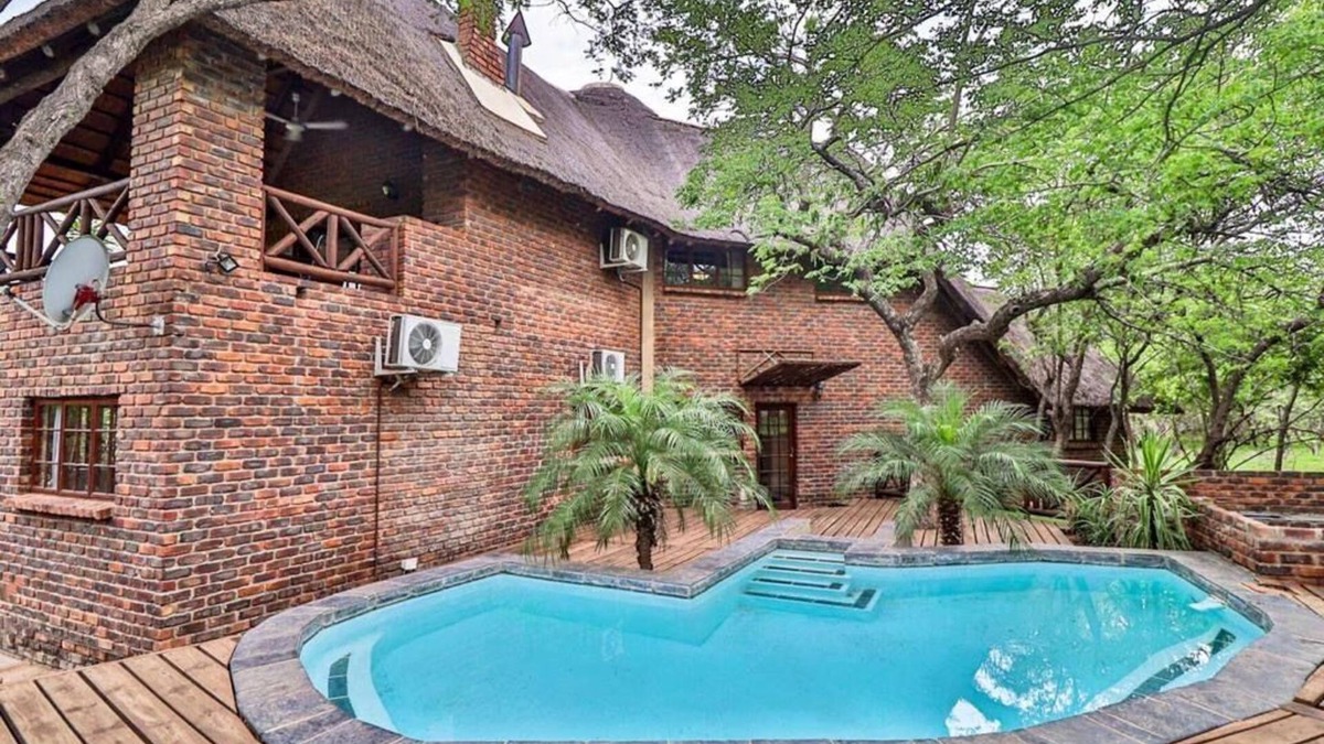 Marloth Park Villa | Luxury villa 12 mi from the Crocodile Bridge Gate of the Kruger National Park!