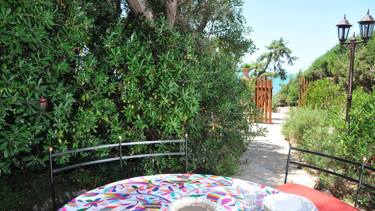 Albinia Villa | Luxury Villa 20 steps from the beach.