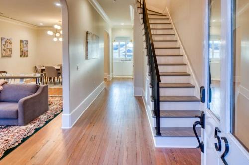 Hitch Village - Fred Wessels Homes Villa | Luxury Villa 3 BR w Private Bath Walk Everywhere