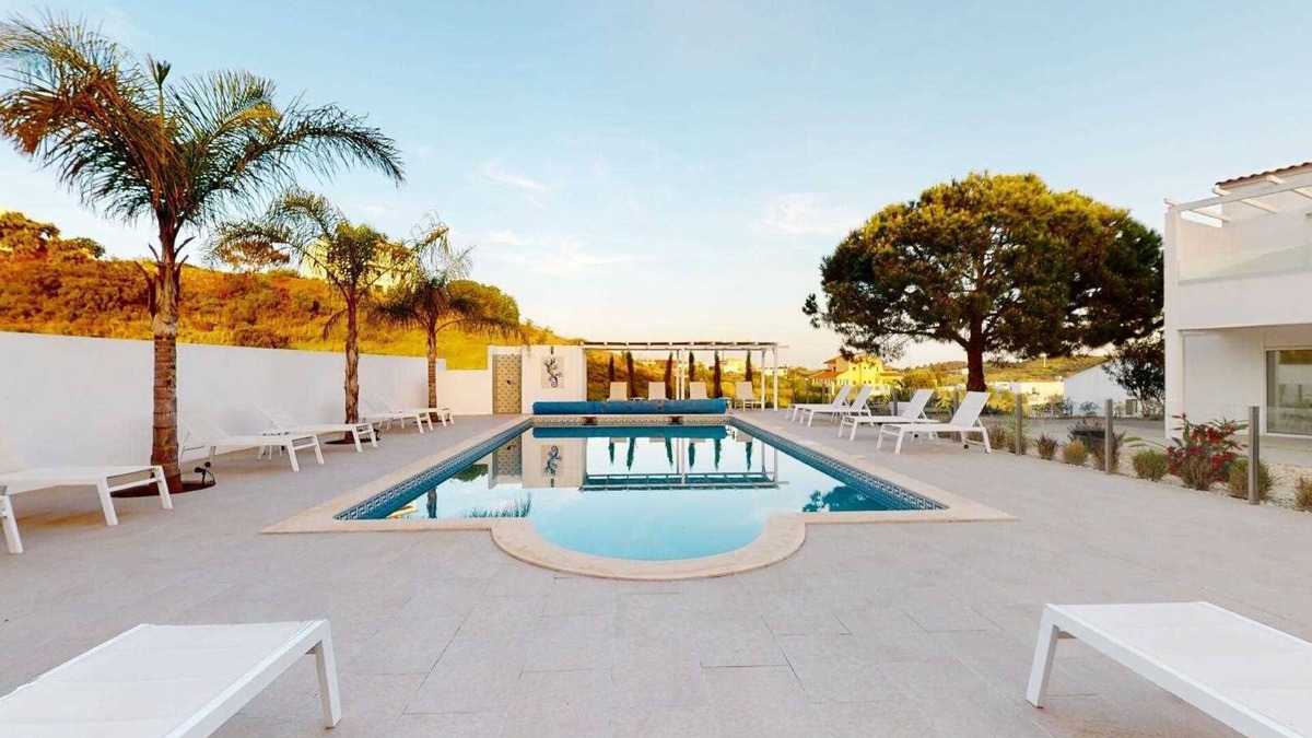 Monte Francisco Villa | Luxury villa, 6 ensuite bedrooms, private heated pool, walk to restaurants.