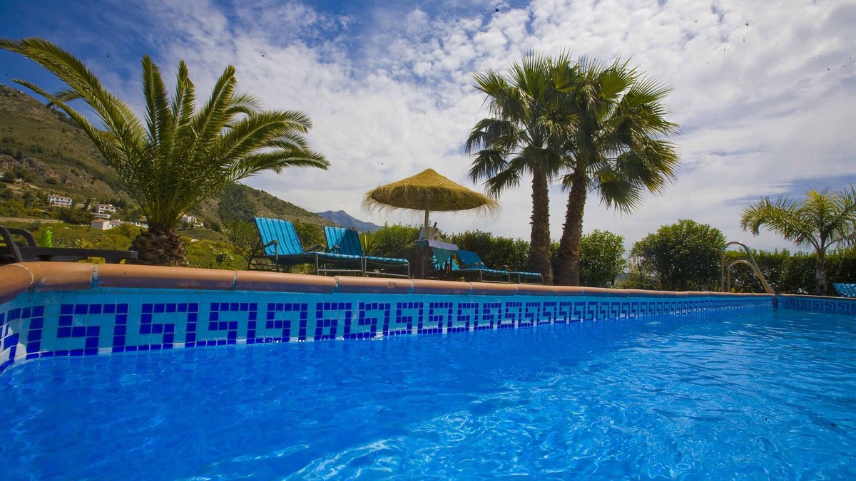 Frigiliana Villa | Luxury Villa 7 minutes from the beach.Pool, sea view , wifi,ping-pong