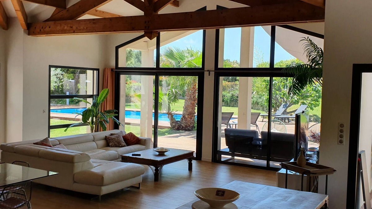Assas House | Luxury villa, all bay windows, between village and countryside (30mn from the sea)