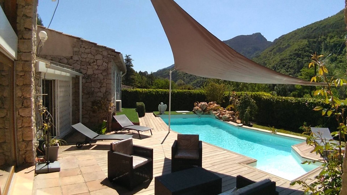 Puget-Theniers Villa | LUXURY VILLA ALPES MARITIMES WITH SWIMMING POOL REAR NICOIS COUNTRY.