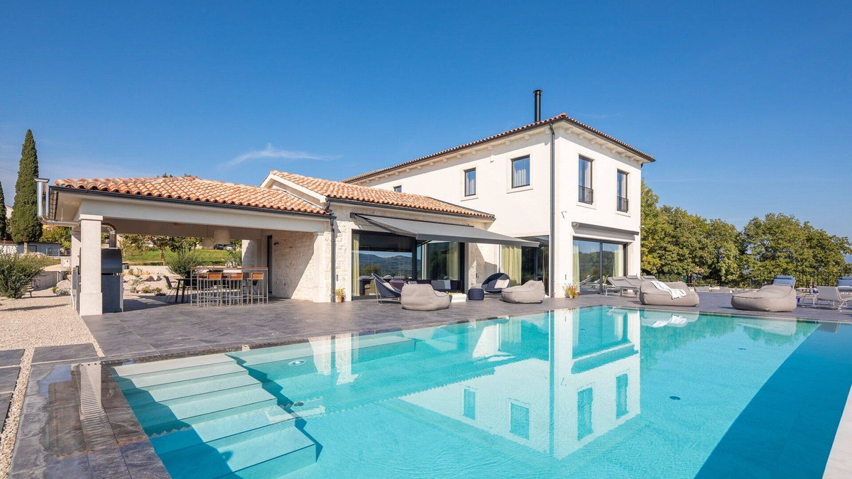 Rakotule Villa | Luxury Villa Buddha Hill with Pool