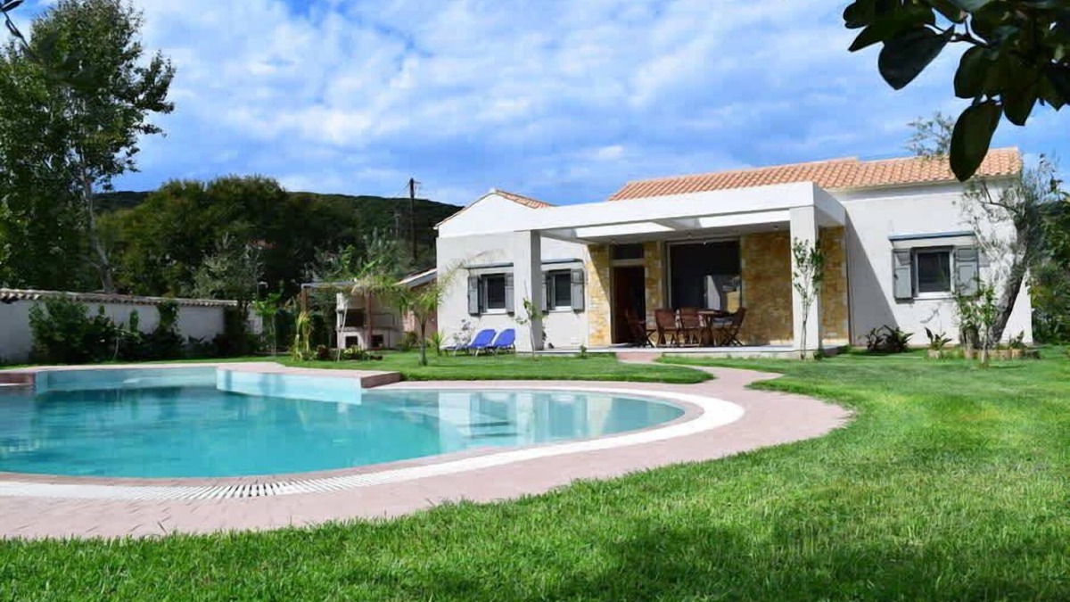 Moraitika House | Luxury Villa Erotas w/Pool & 3 Ensuite Bedrooms