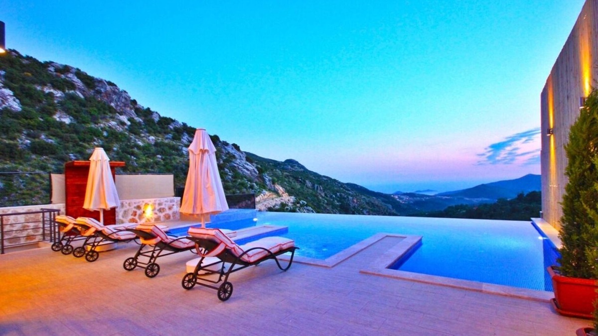 Islamlar Villa | Luxury Villa for 4 with Panoramic Sea View in İslamlar Village