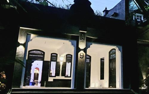 Padinnoruwa Villa | Luxury Villa Galle 4Bedr 5KS Bed
