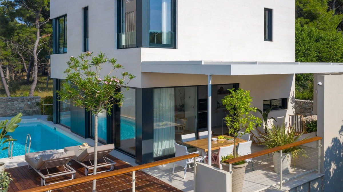 Sutivan Villa | Luxury Villa Gama Prestige with Pool