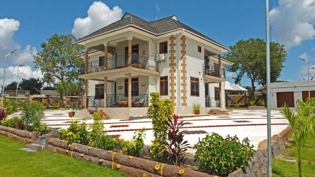 Kisutu Apartment | Luxury Villa Garden