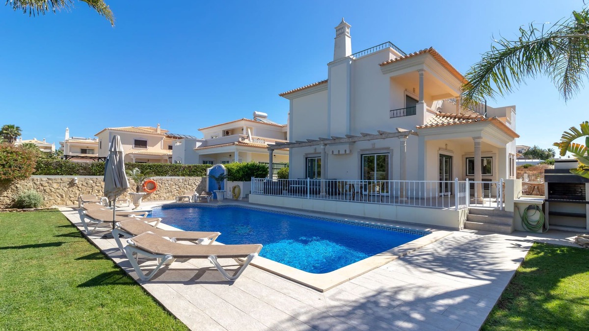 Sesmarias Villa | Luxury villa in Albufeira with heated private pool
