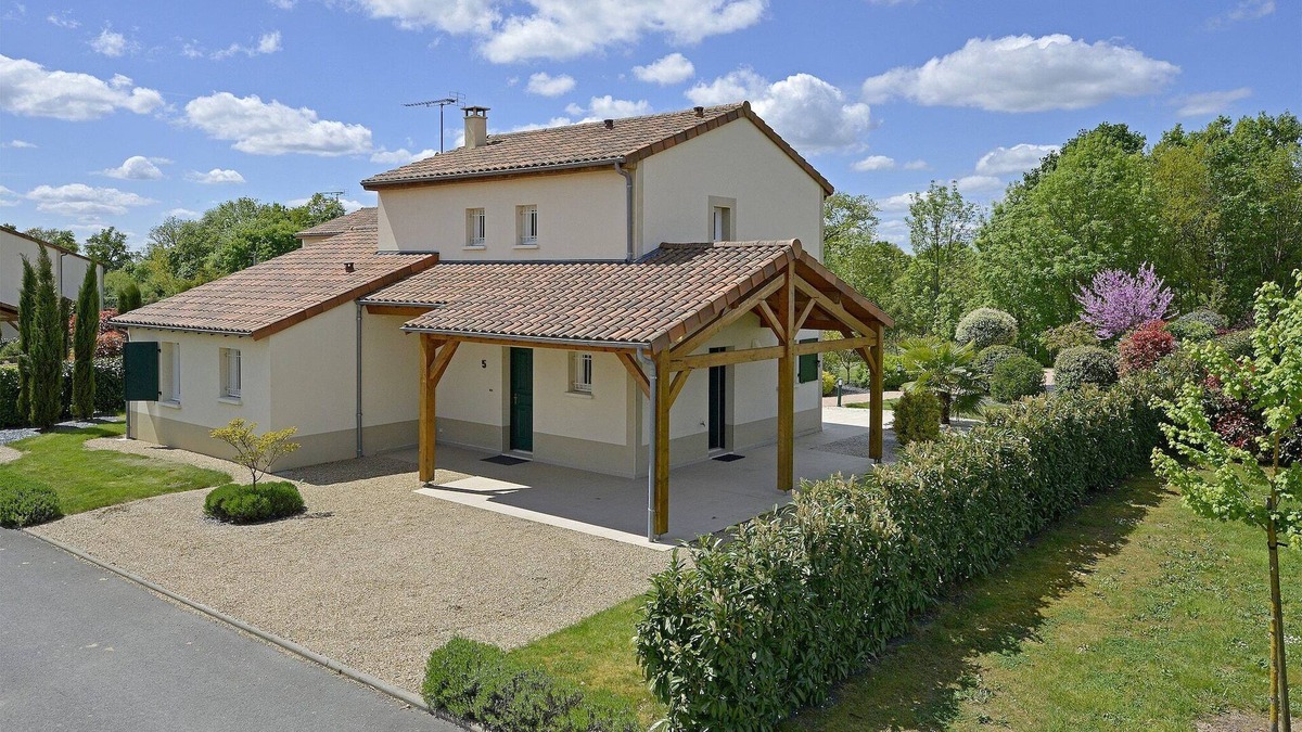Vasles Villa | Luxury Villa in France with Pool
