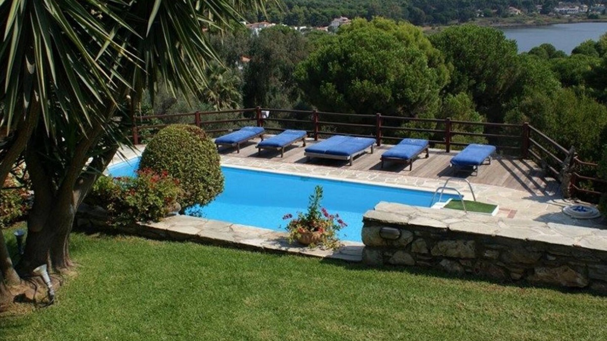 Koukounaries Villa | Luxury Villa in Koukounaries