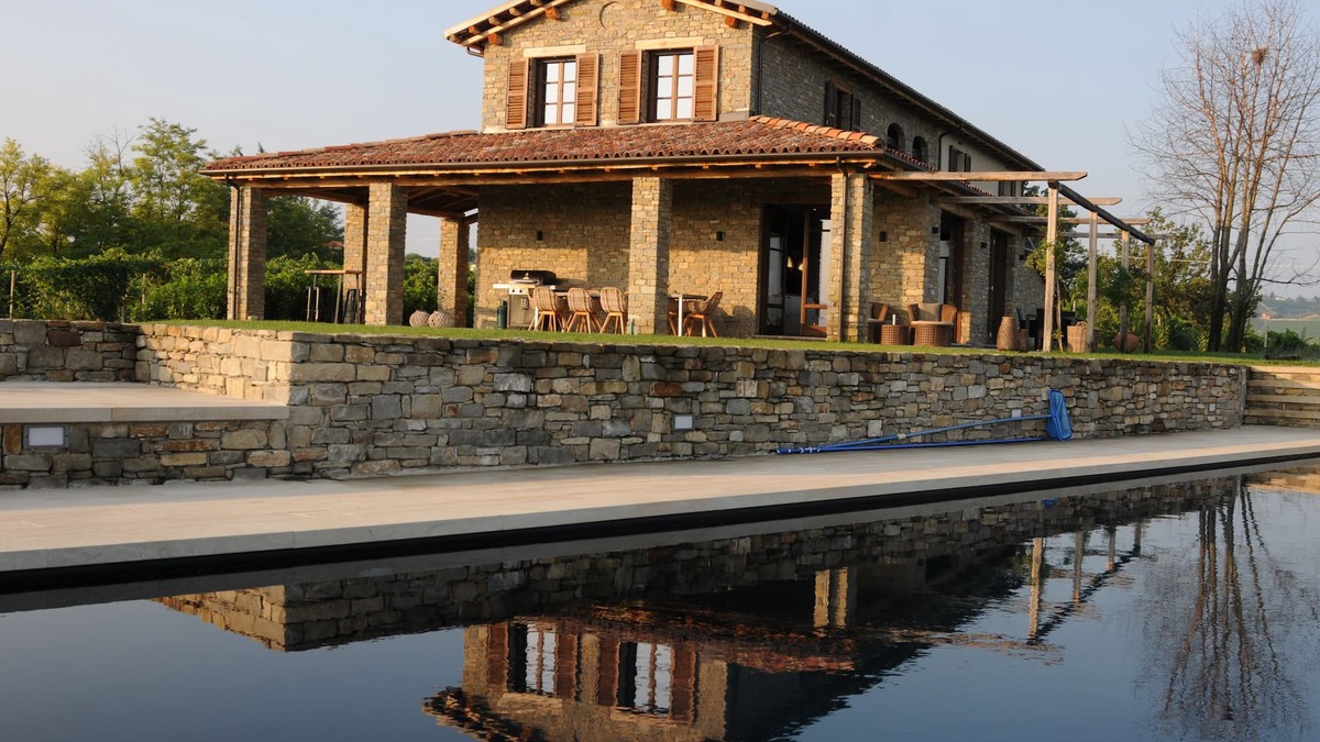 Calosso Villa | ​LUXURY VILLA IN THE PIEMONTE WINEYARDS - 265m2 - 10 pers. - 5x14m pool