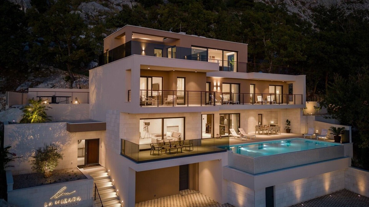 Borak Villa | Luxury Villa La Mirada
