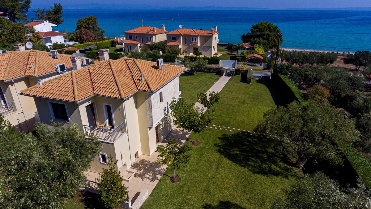 Kriopigi Villa | Luxury Villa next to the beach