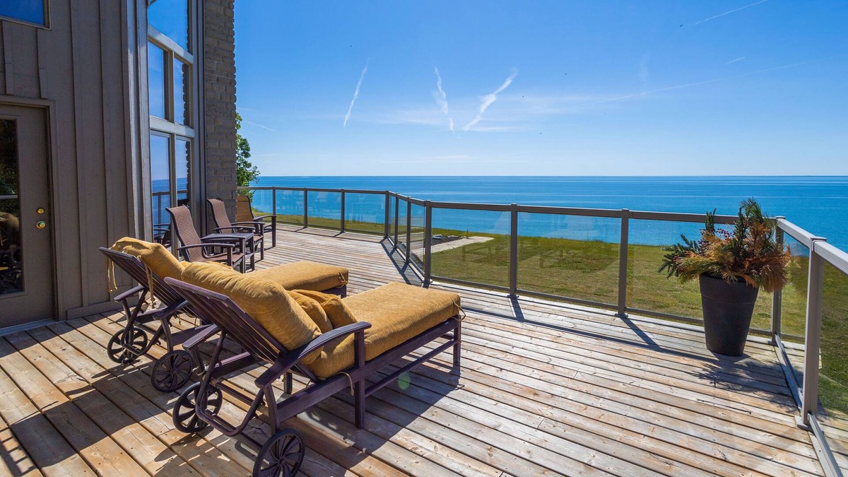 Vittoria Villa | Luxury Villa on Lake Erie
