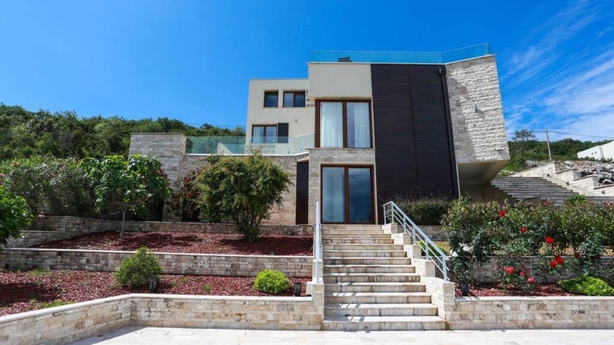Radovici Villa | Luxury villa on the first line with a private beach and 2 pools