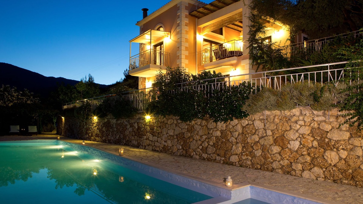 Nidri Villa | Luxury villa overlooking the sea with private pool-Villa Olive